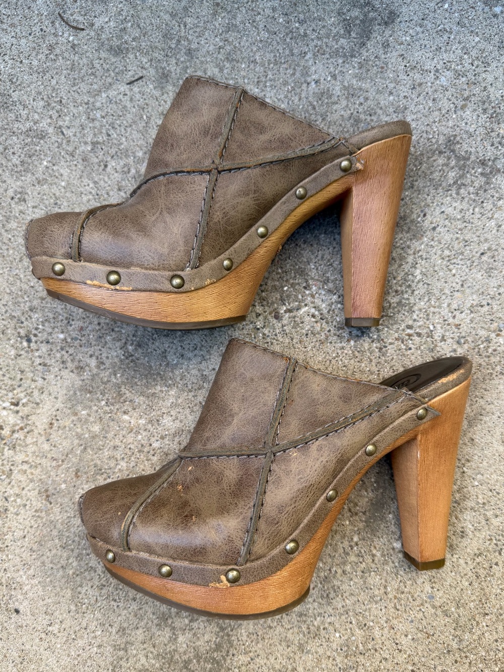Candies Vintage Y2K Brown Faux Leather Platform Studded Clog Mules Heels 6.5